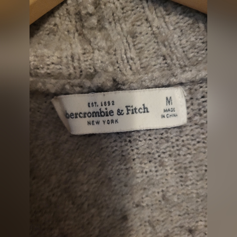 Abercrombie & Fitch Gray and White Nordic Cardigan - Picture 3 of 3